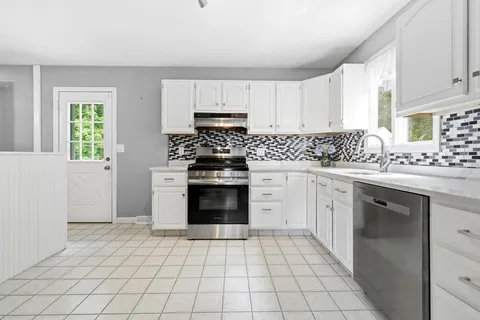 $619,000 | 447 Shawsheen Street, Tewksbury, MA 01876