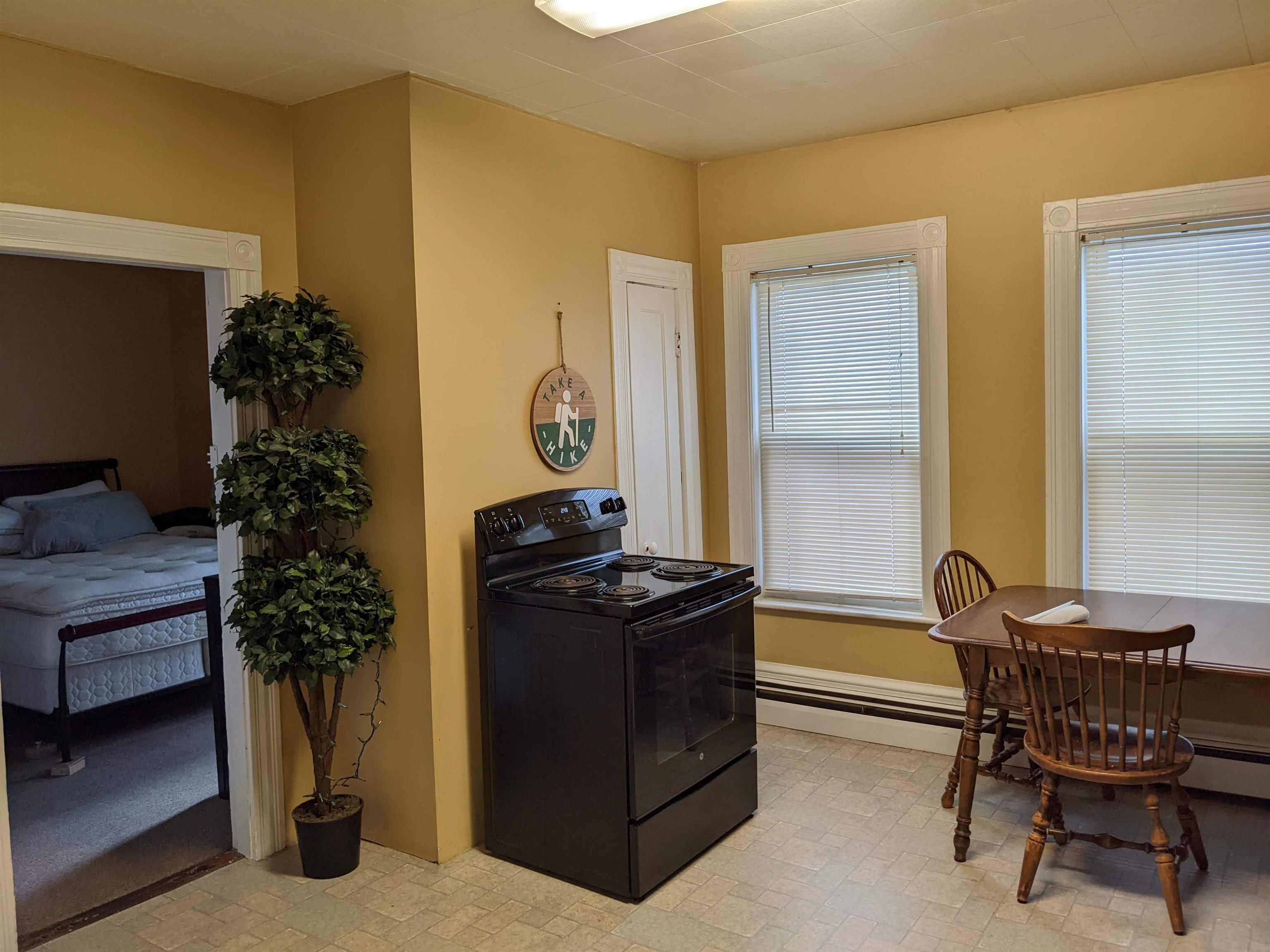 685 Massabesic Street, Unit 2W Manchester, NH 03103 - Photo 4 of 6