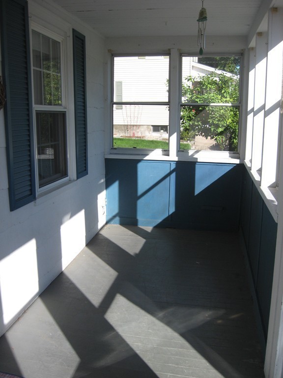 43 Chestnut Street West Springfield, MA 01089 - Photo 3 of 27 Gallery Image 3