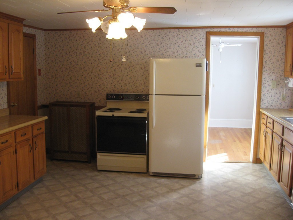 43 Chestnut Street West Springfield, MA 01089 - Photo 7 of 27 Gallery Image 7