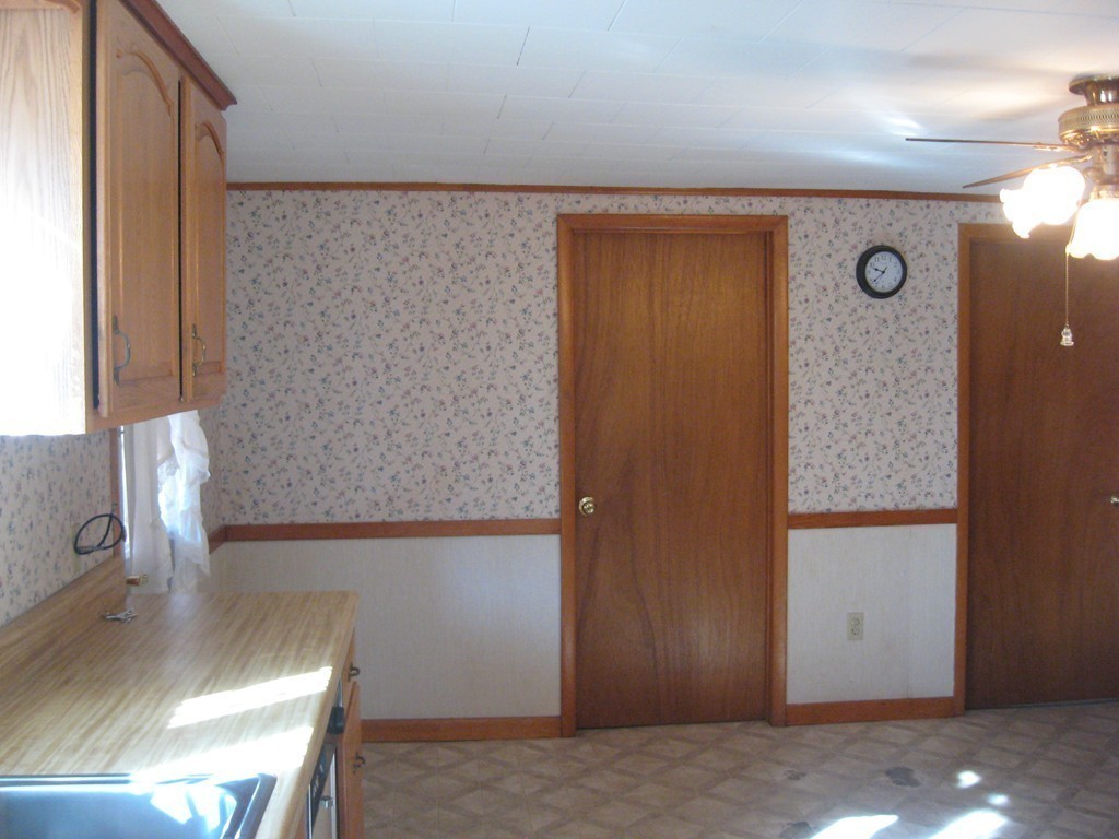 43 Chestnut Street West Springfield, MA 01089 - Photo 8 of 27 Gallery Image 8