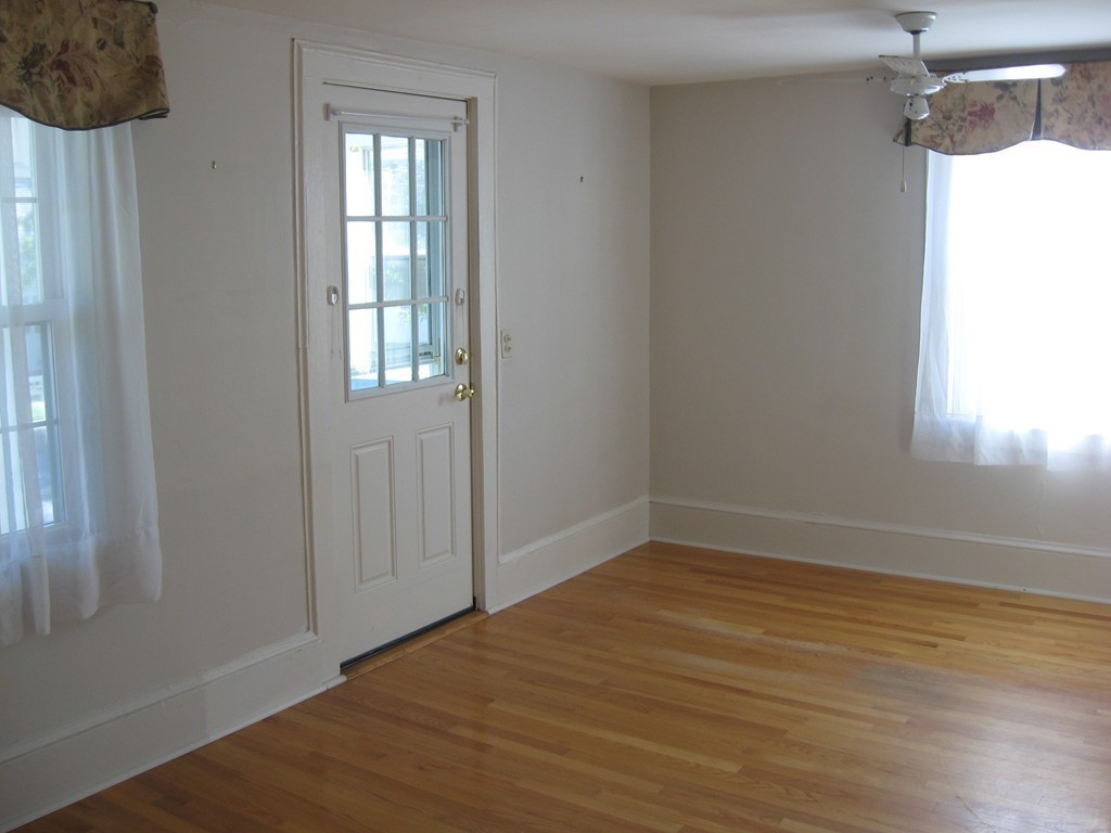 43 Chestnut Street West Springfield, MA 01089 - Photo 9 of 27 Gallery Image 9