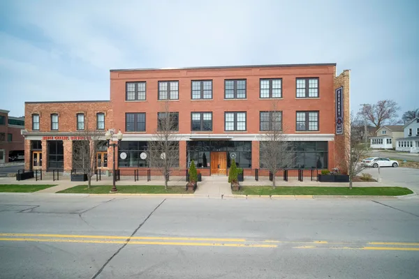 $179,900 | 86 Washington Street, Unit 340, Manistee, MI 49660