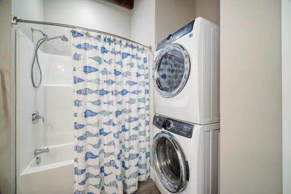 $179,900 | 86 Washington Street, Unit 340, Manistee, MI 49660