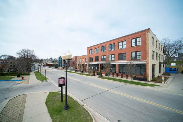 $179,900 | 86 Washington Street, Unit 340, Manistee, MI 49660