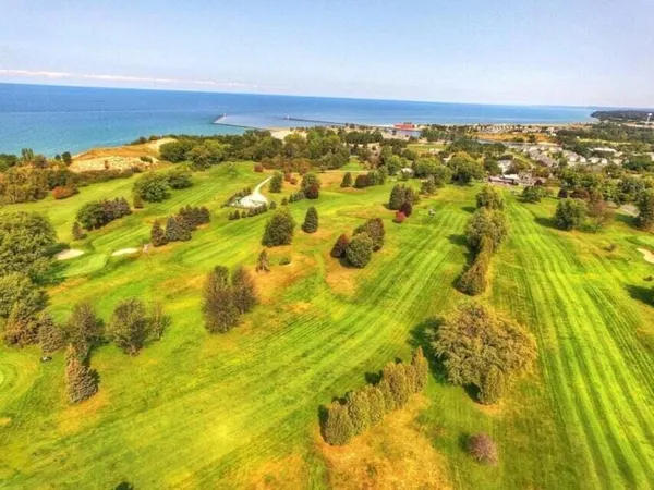 $179,900 | 86 Washington Street, Unit 340, Manistee, MI 49660