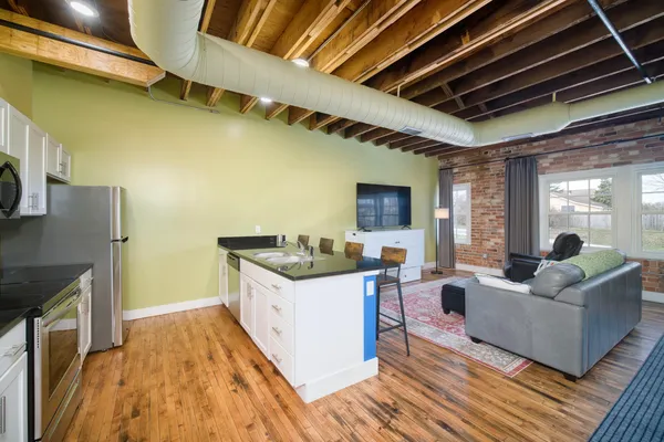 $179,900 | 86 Washington Street, Unit 340, Manistee, MI 49660