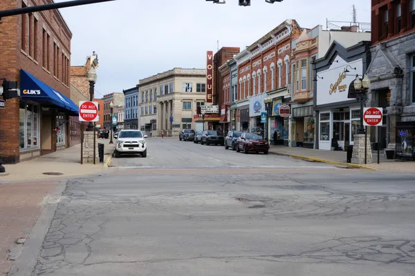 $179,900 | 86 Washington Street, Unit 340, Manistee, MI 49660