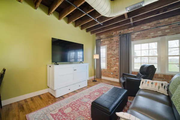 $179,900 | 86 Washington Street, Unit 340, Manistee, MI 49660