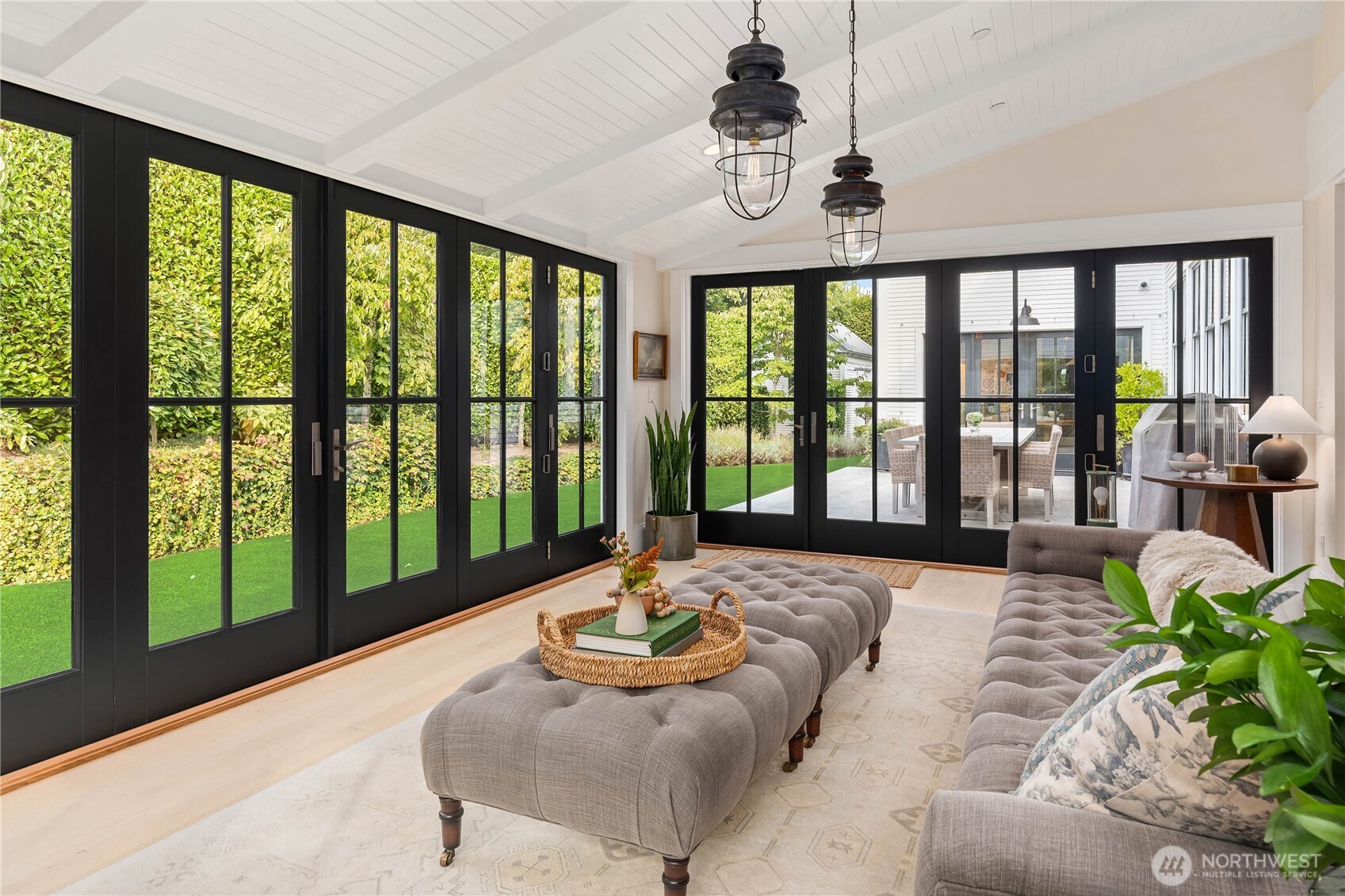 2206 Evergreen Point Road Medina, WA 98039 - Photo 12 of 39