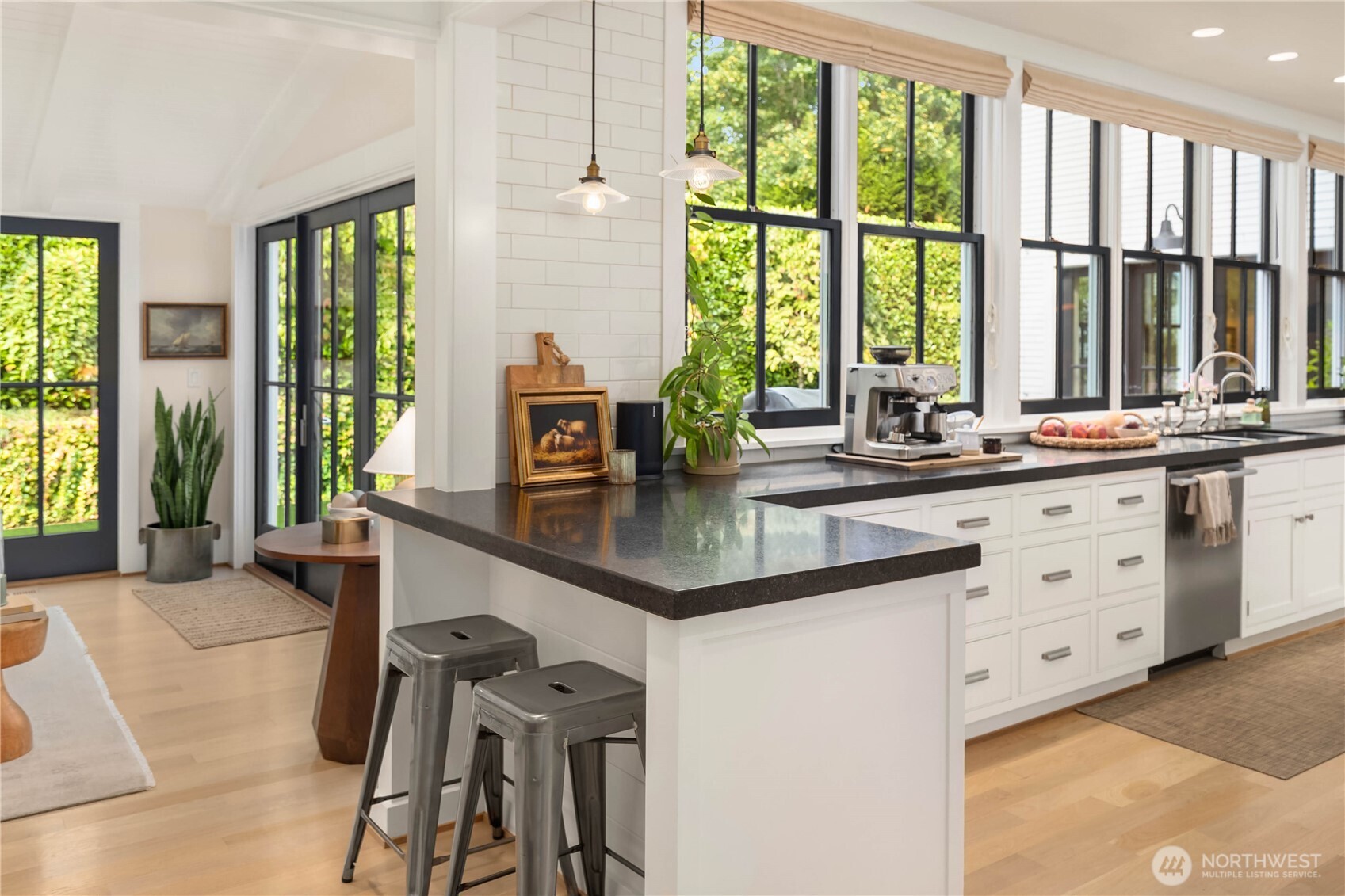 2206 Evergreen Point Road Medina, WA 98039 - Photo 13 of 39