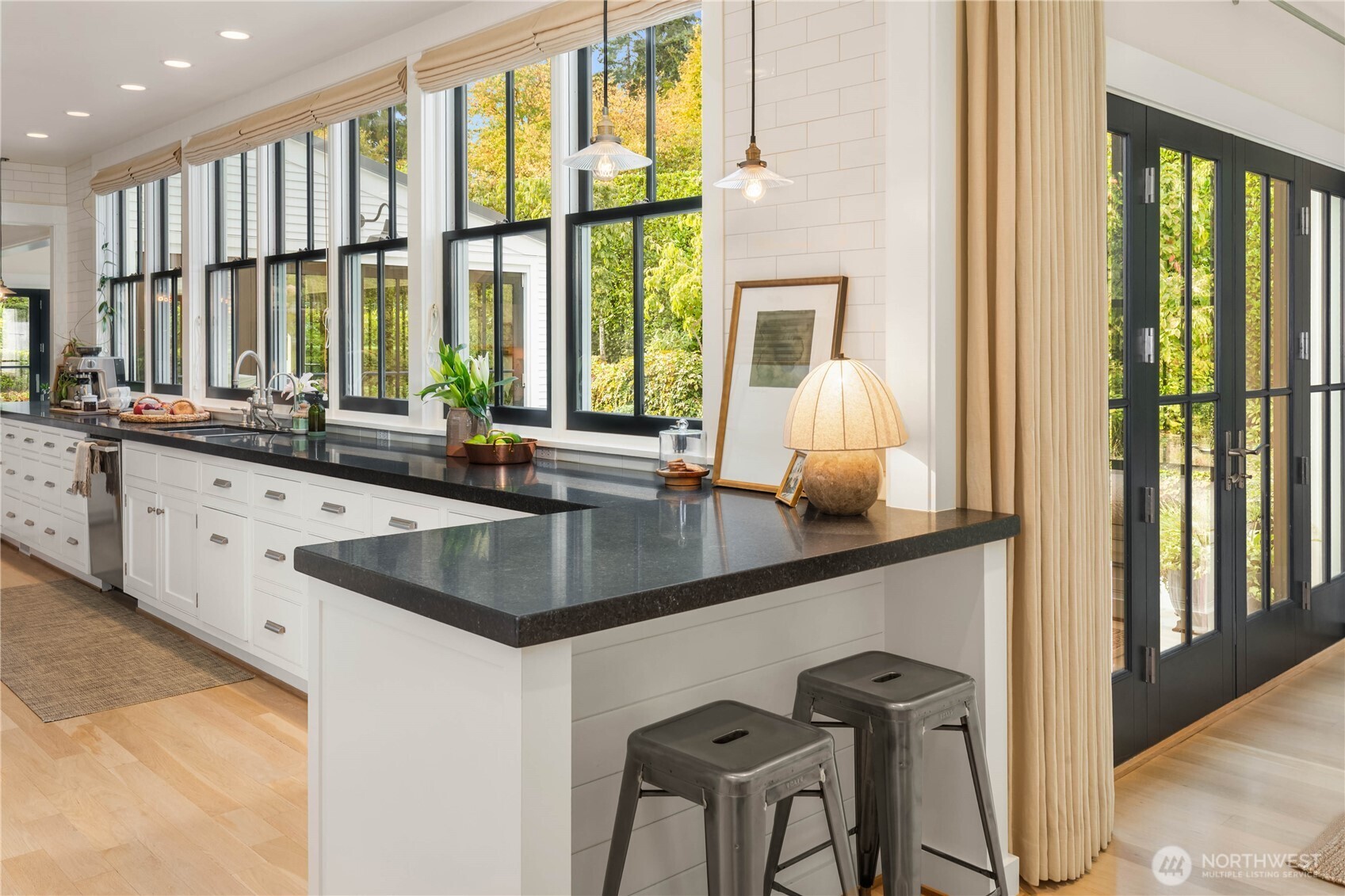 2206 Evergreen Point Road Medina, WA 98039 - Photo 16 of 39