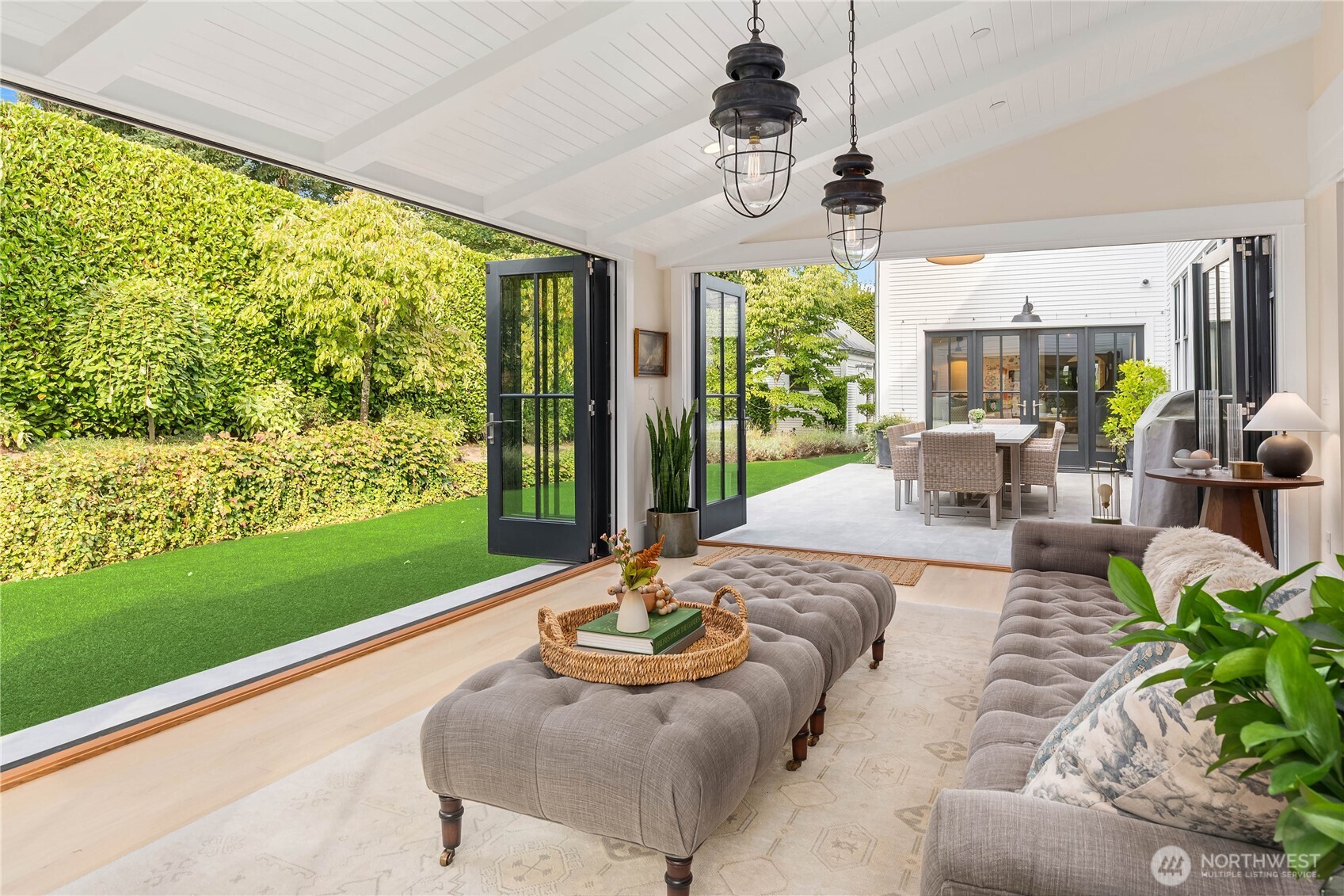 2206 Evergreen Point Road Medina, WA 98039 - Photo 10 of 39