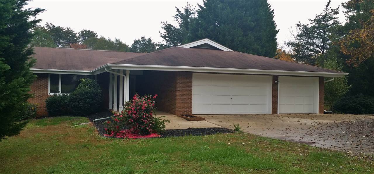 111 Sunset Point Road Anderson, SC 29626 - Photo 2 of 31 Gallery Image 2