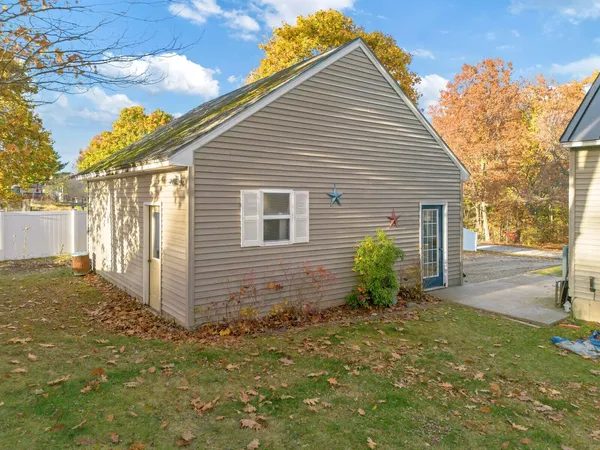 $330,000 | 137 Barlen Street, Farmington, ME 04938