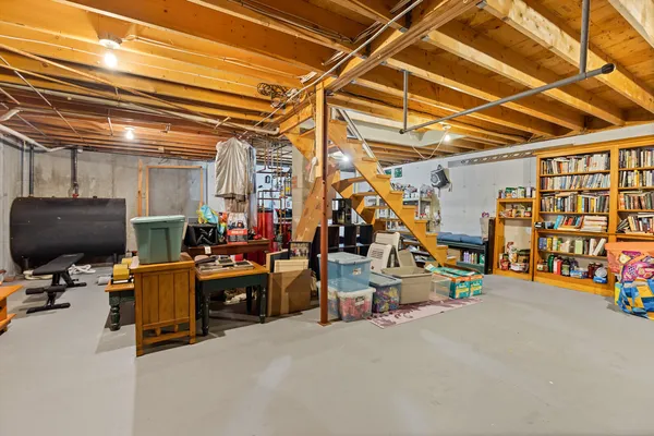 $330,000 | 137 Barlen Street, Farmington, ME 04938