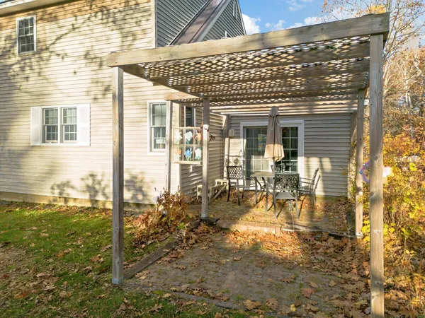 $330,000 | 137 Barlen Street, Farmington, ME 04938