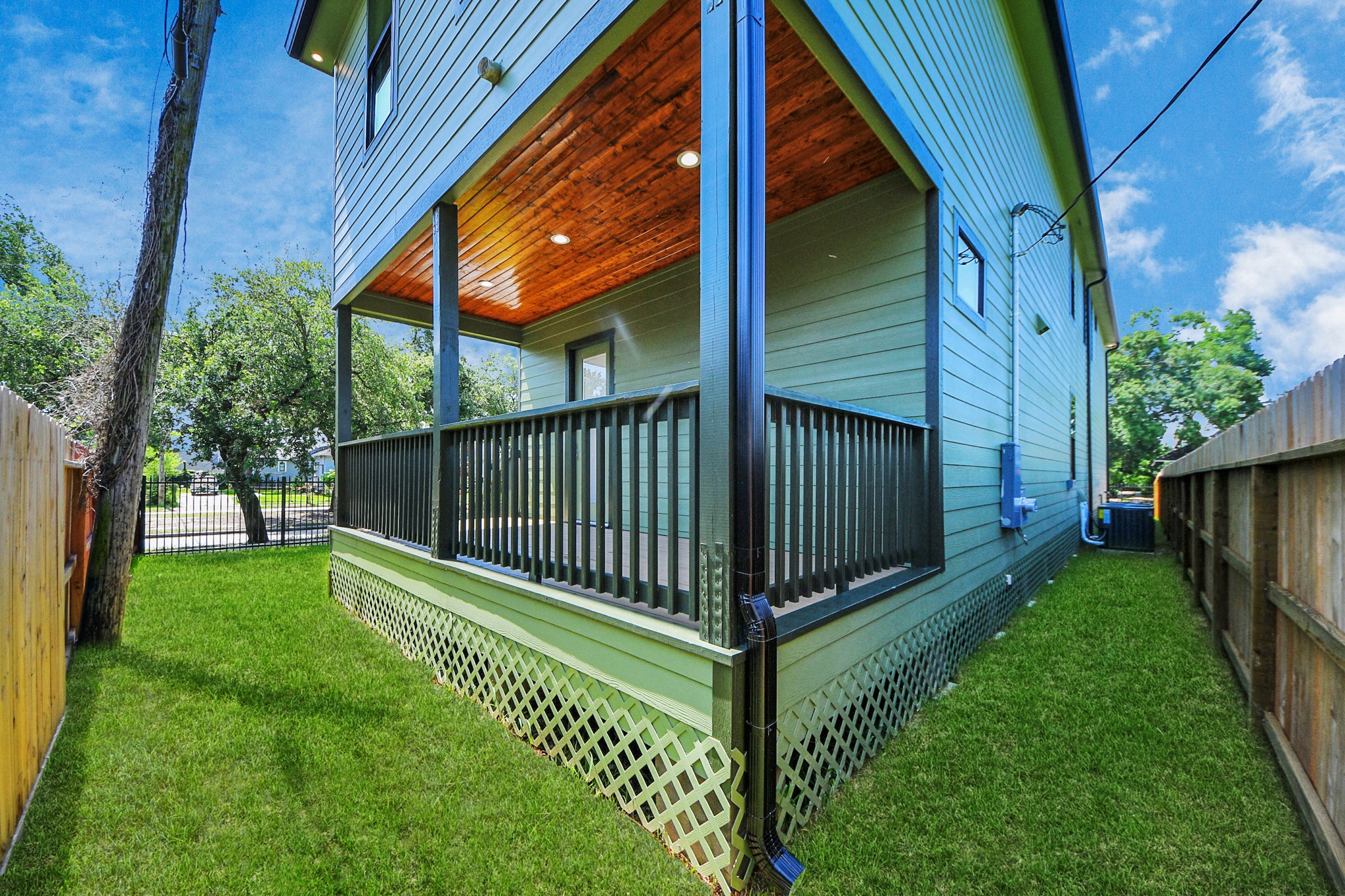 4541 Walker Street Houston, TX 77023 - Photo 24 of 24 a view of a backyard with a garden