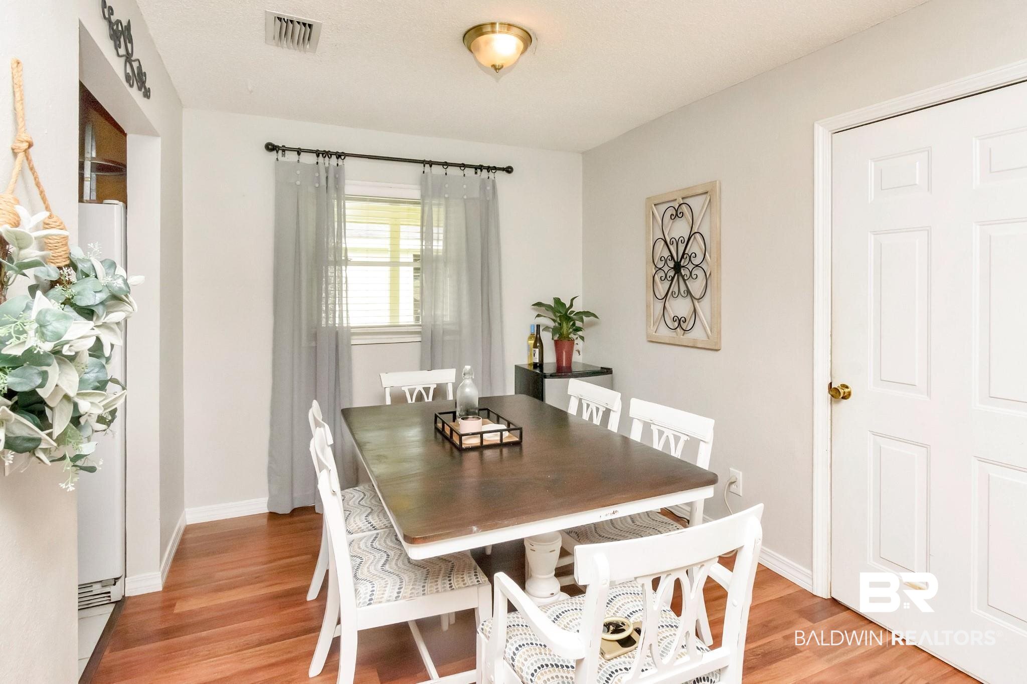 4224 Cottage Hill Road Mobile, AL 36609 - Photo 5 of 29