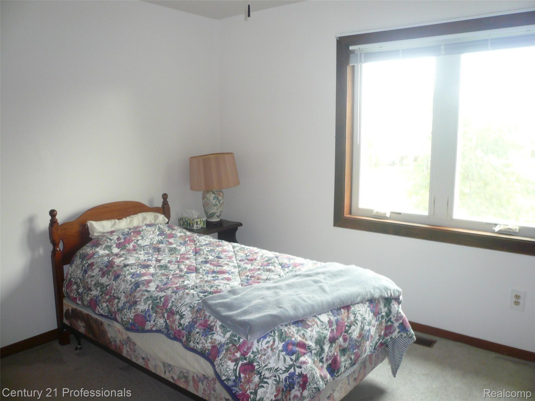 375 Olivewood Court Rochester, MI 48306 - Photo 28 of 49 2nd floor bedroom, 4