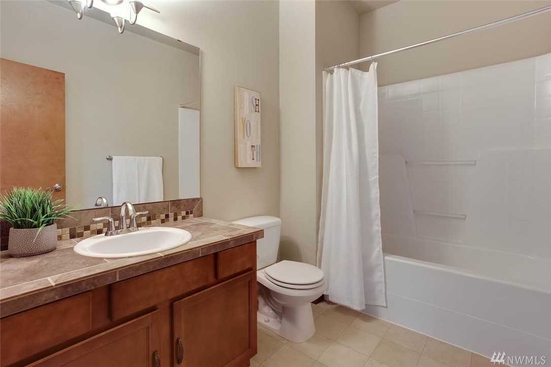 3902 Northeast 3rd Place Renton, WA 98056 - Photo 18 of 24