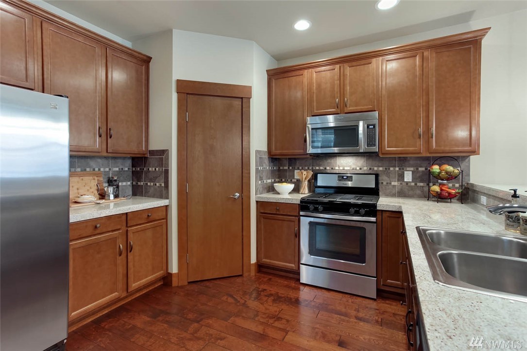 3902 Northeast 3rd Place Renton, WA 98056 - Photo 8 of 24
