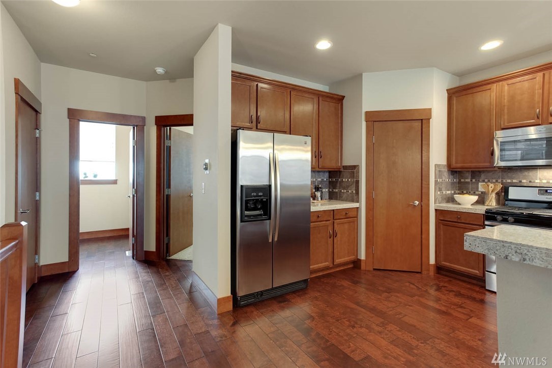 3902 Northeast 3rd Place Renton, WA 98056 - Photo 9 of 24