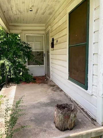 a view of a entryway door of the house