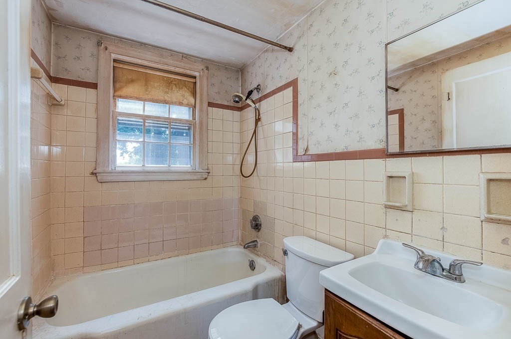 22 Londonderry Road Framingham, MA 01701 - Photo 11 of 24 Gallery Image 11