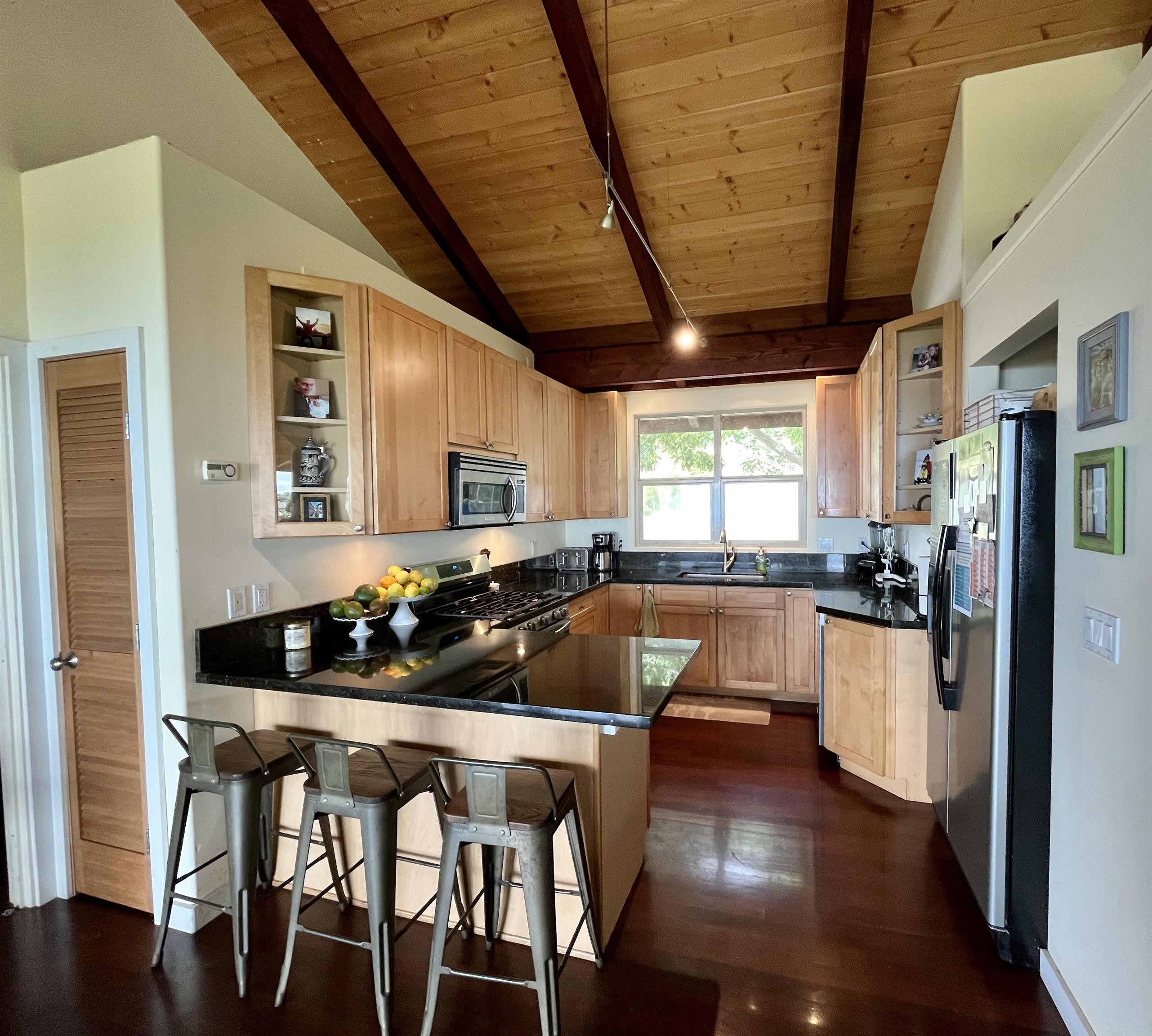 3402 Lower Kula Road Kula, HI 96790 - Photo 15 of 30 Ohana Kitchen