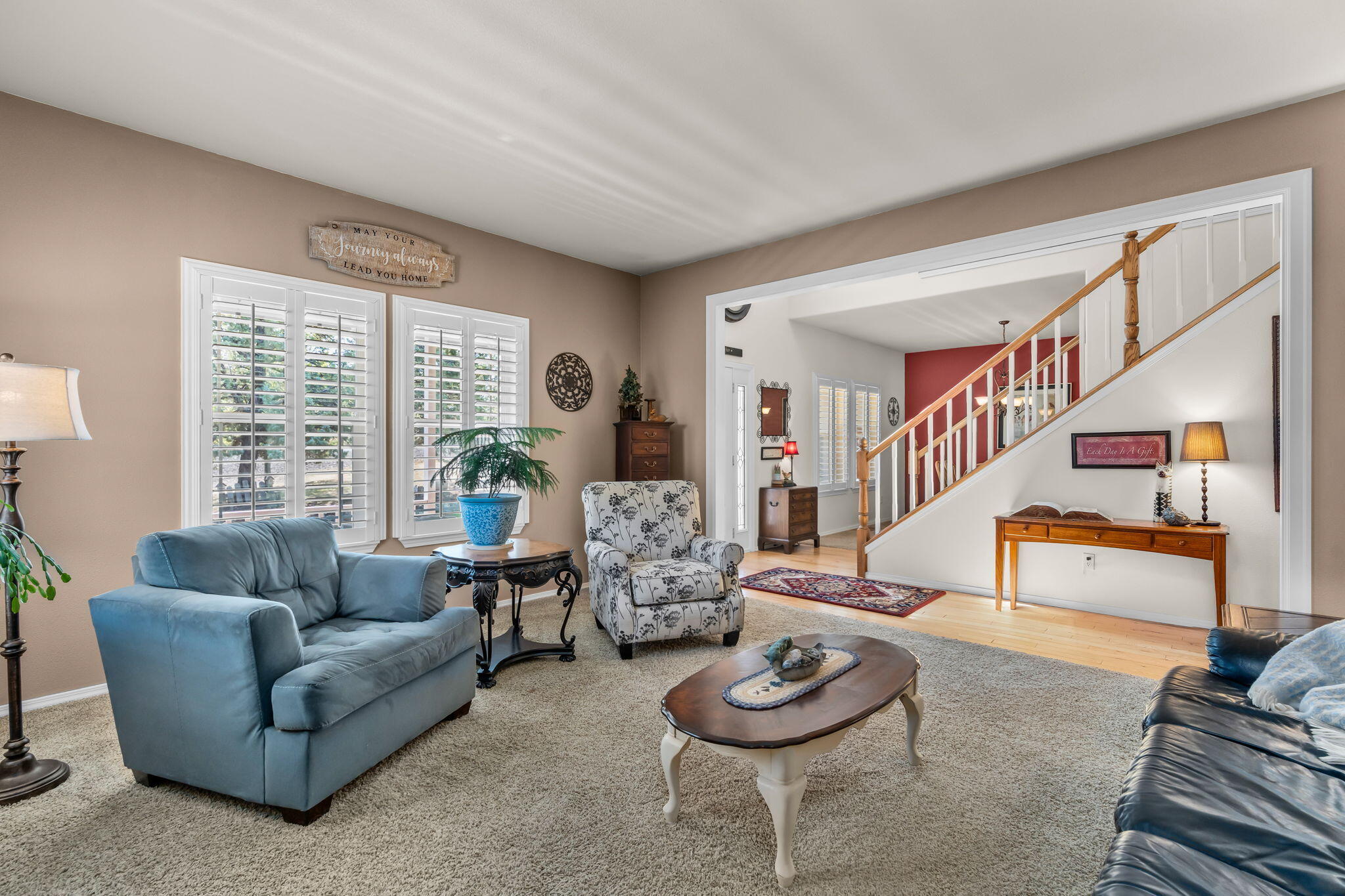 505 Southeast Rancho Lane Madras, OR 97741 - Photo 21 of 72 Living room