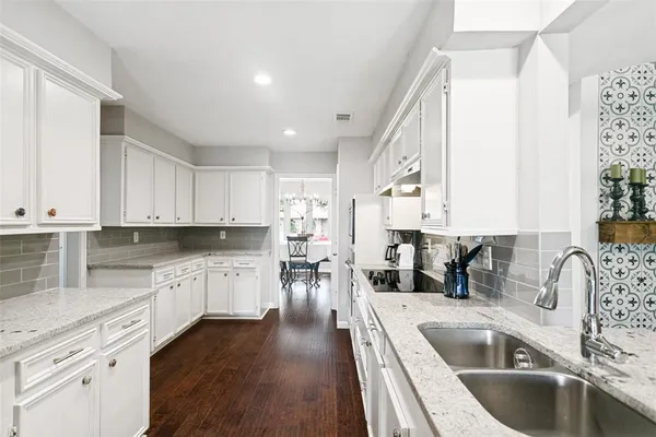 $575,000 | 2904 Princeton Drive, Plano, TX 75075