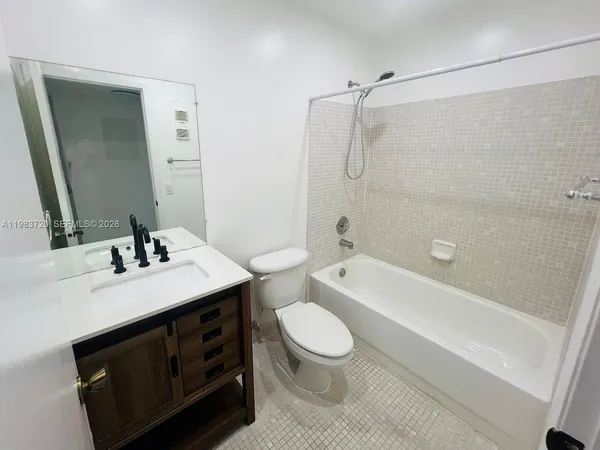 $1,900 | 9743 West McNab Road, Unit 209, Tamarac, FL 33321
