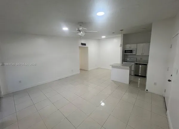 $1,900 | 9743 West McNab Road, Unit 209, Tamarac, FL 33321