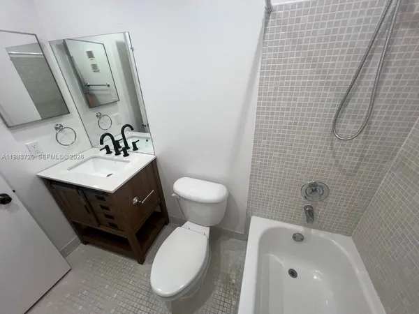 $1,900 | 9743 West McNab Road, Unit 209, Tamarac, FL 33321