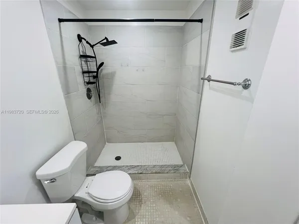 $1,900 | 9743 West McNab Road, Unit 209, Tamarac, FL 33321