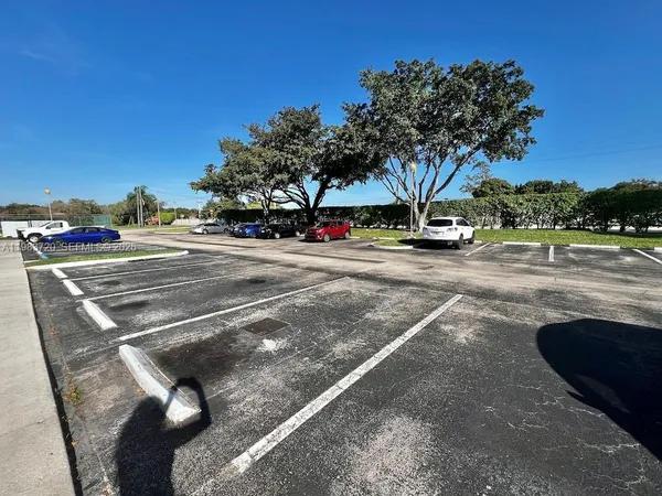 $1,900 | 9743 West McNab Road, Unit 209, Tamarac, FL 33321