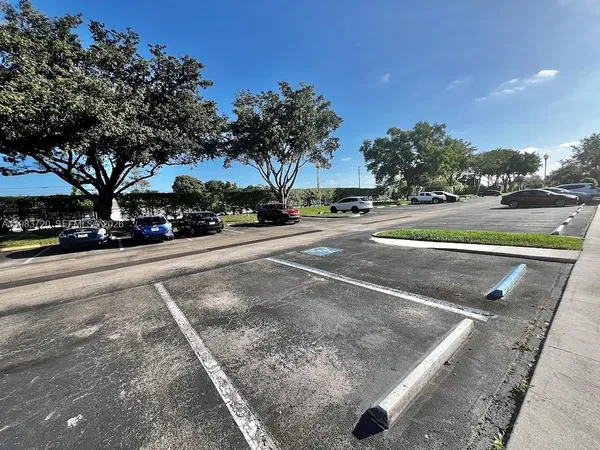 $1,900 | 9743 West McNab Road, Unit 209, Tamarac, FL 33321