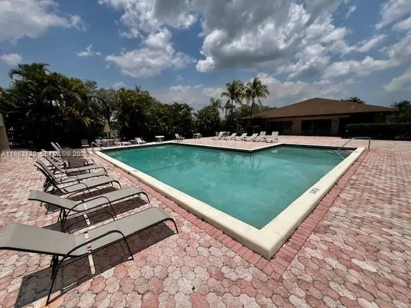 $1,900 | 9743 West McNab Road, Unit 209, Tamarac, FL 33321