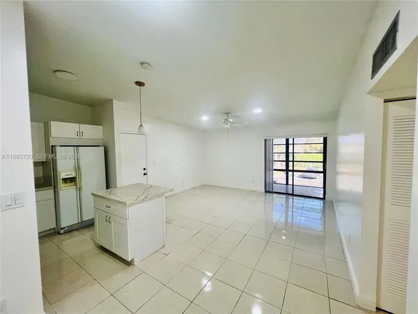 $1,900 | 9743 West McNab Road, Unit 209, Tamarac, FL 33321