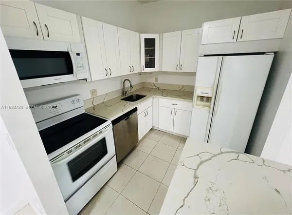 $1,900 | 9743 West McNab Road, Unit 209, Tamarac, FL 33321