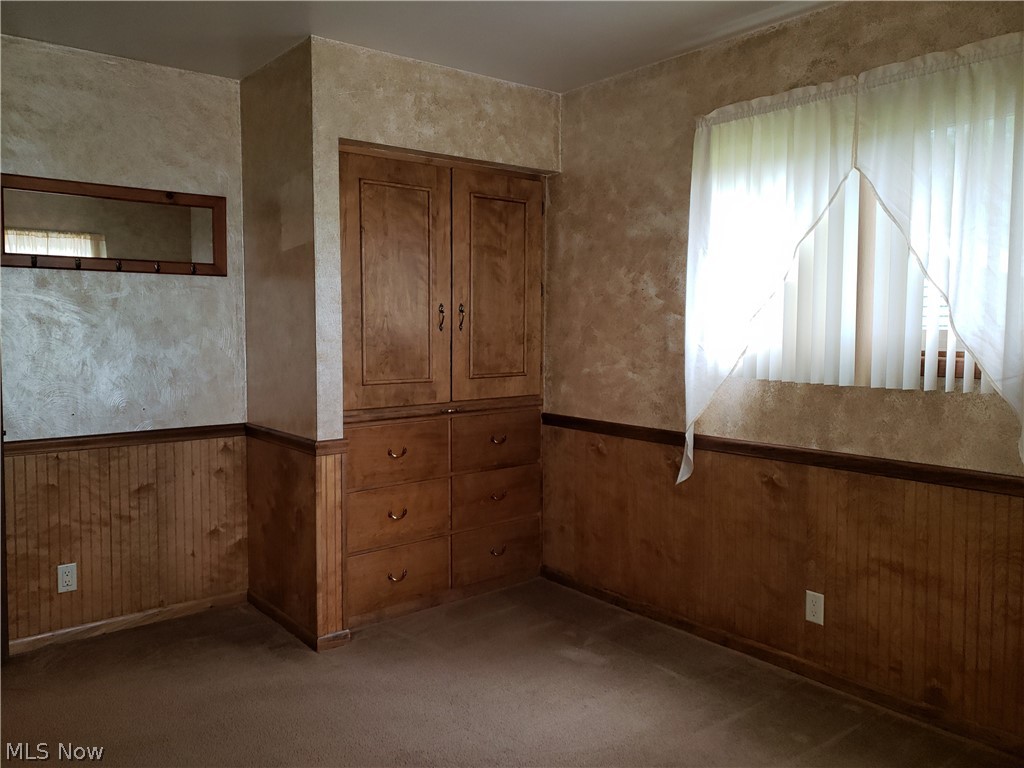 3729 New Road Youngstown, OH 44515 - Photo 12 of 28 Bedroom 2 has solid wood built-ins