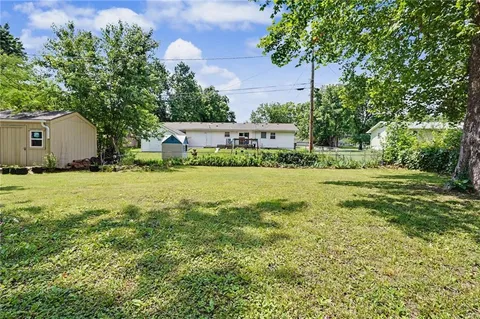 $256,500 | 218 Cedarlane Drive, Wellsville, KS 66092