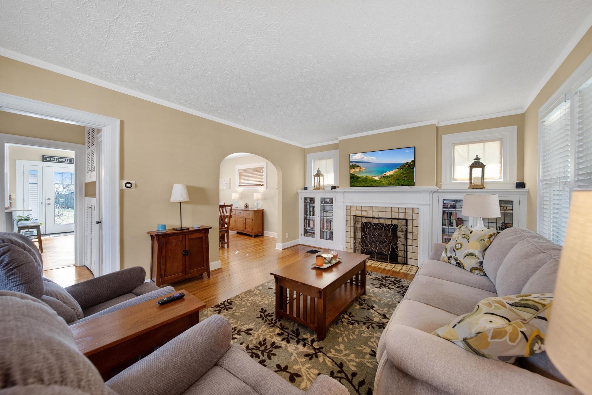 39 East Torrence Road Columbus, OH 43214 - Photo 10 of 61 DSC05473_4_5