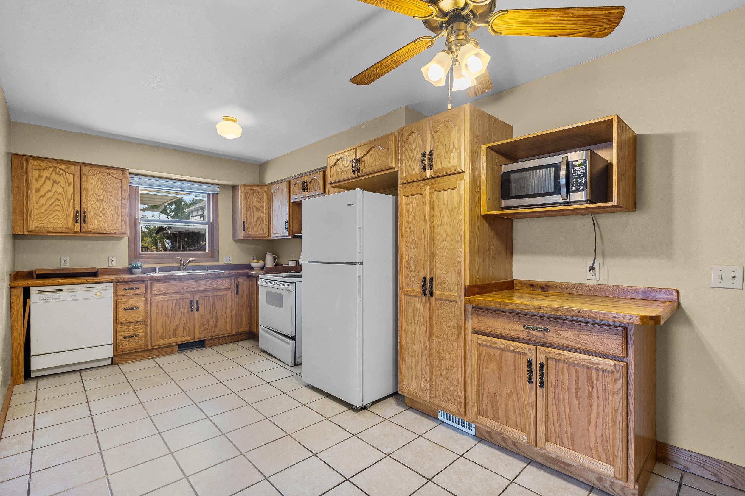 307 Martin Street Baraboo, WI 53913 - Photo 12 of 50