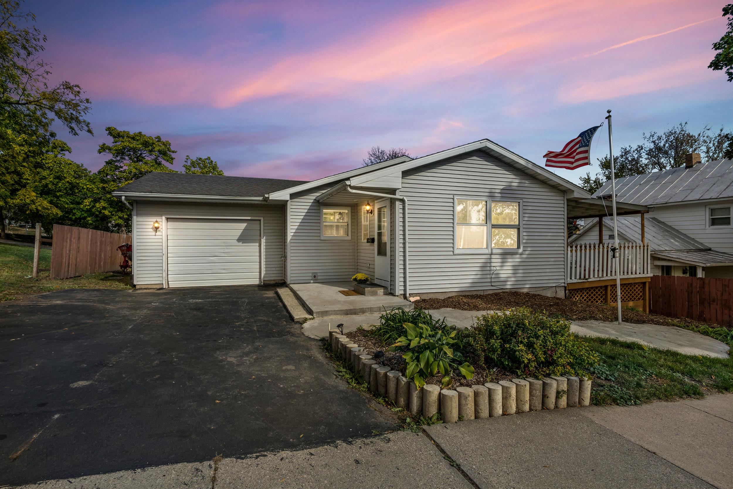 307 Martin Street Baraboo, WI 53913 - Photo 2 of 50