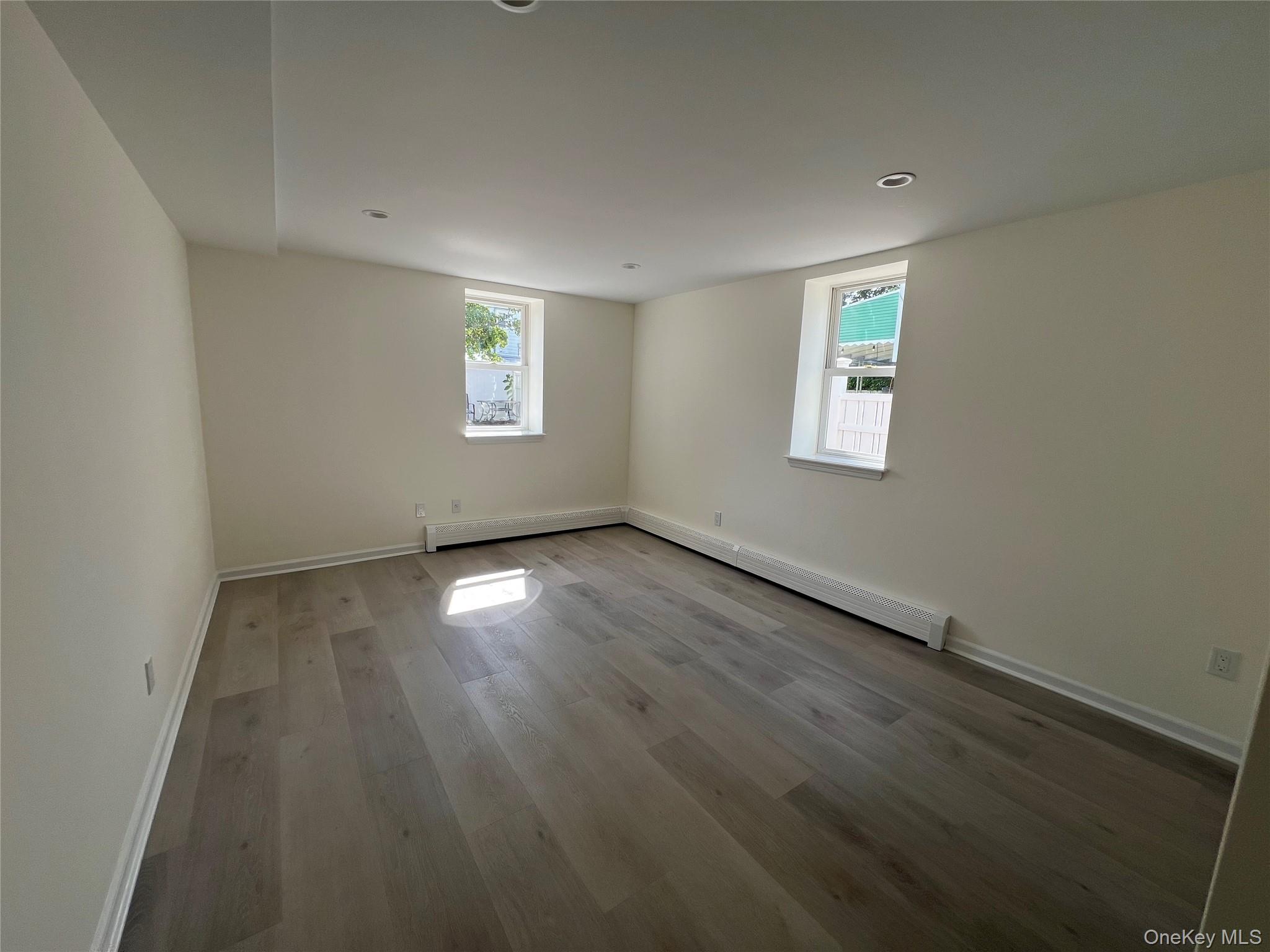 82 Hickory Road Port Washington, NY 11050 - Photo 7 of 11