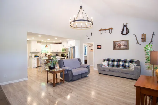 $369,900 | 421 Marlin Lane, Westmoreland, TN 37186