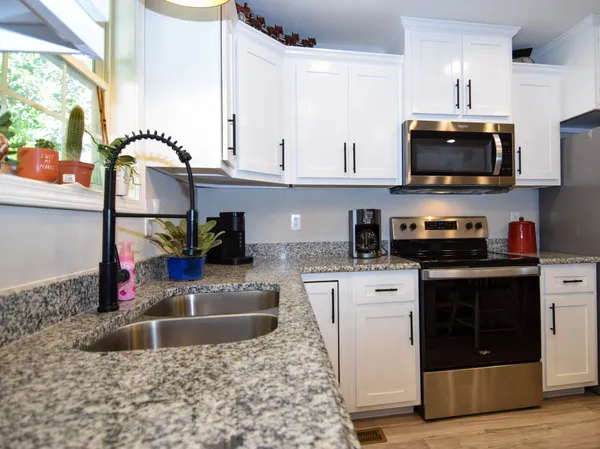 $369,900 | 421 Marlin Lane, Westmoreland, TN 37186