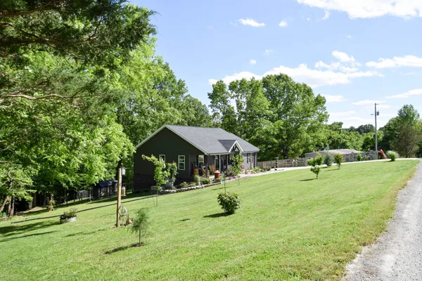 $369,900 | 421 Marlin Lane, Westmoreland, TN 37186